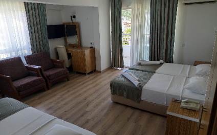 LARGE ROOM